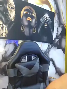 LizzRouse online show from 04-27-26, 07:34