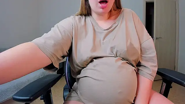 Snapshot of stella_vestal chatting on 12-01-25, 03:17 stella vestal online show from 12-01-25, 03:17