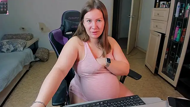 Snapshot of stella_vestal chatting on 03-08-26, 04:00 stella vestal online show from 03-08-26, 04:00