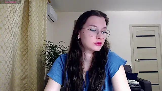 Snapshot of Kristal898 chatting on 01-03-25, 12:54 Kristal898 online show from 01-03-25, 12:54