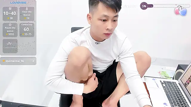 Snapshot of Naughty--asian chatting on 03-11-25, 01:26 Naughty--asian online show from 03-11-25, 01:26