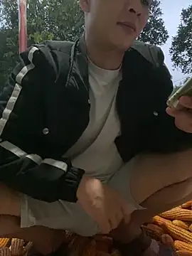 Snapshot of Naughty--asian chatting on 03-12-25, 11:09 Naughty--asian online show from 03-12-25, 11:09