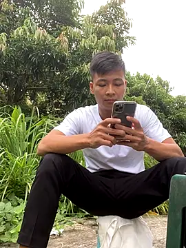 Snapshot of Naughty--asian chatting on 10-23-25, 02:33 Naughty--asian online show from 10-23-25, 02:33