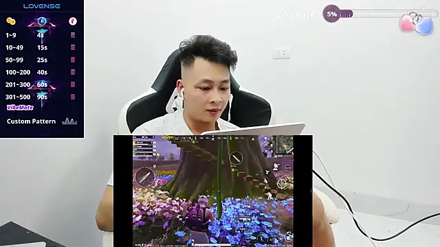 Snapshot of Naughty--asian chatting on 02-11-26, 12:32 Naughty--asian online show from 02-11-26, 12:32