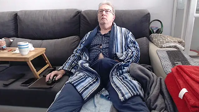 Nudelschwanz online show from 03-25-26, 08:20