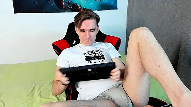 Snapshot of LetsDoSomethingFun chatting on 02-02-25, 11:11 LetsDoSomethingFun online show from 02-02-25, 11:11