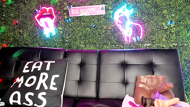 Snapshot of ThickAssRena chatting on 12-13-24, 07:47 ThickAssRena online show from 12-13-24, 07:47