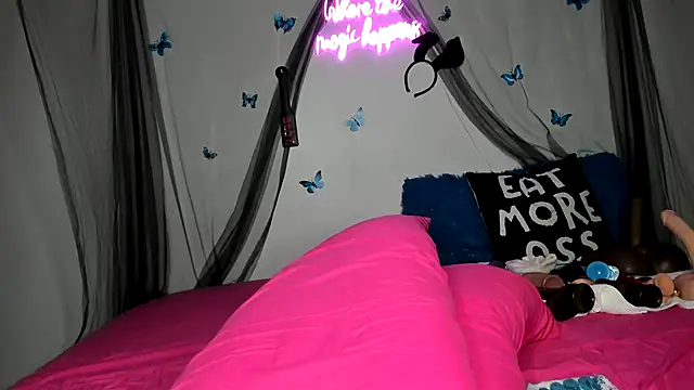 Snapshot of ThickAssRena chatting on 12-31-24, 12:00 ThickAssRena online show from 12-31-24, 12:00