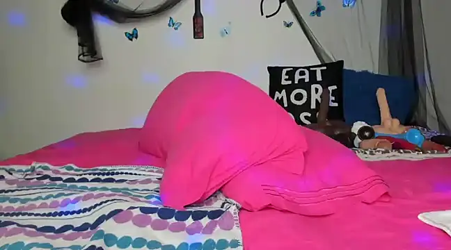 Snapshot of ThickAssRena chatting on 01-16-25, 04:28 ThickAssRena online show from 01-16-25, 04:28