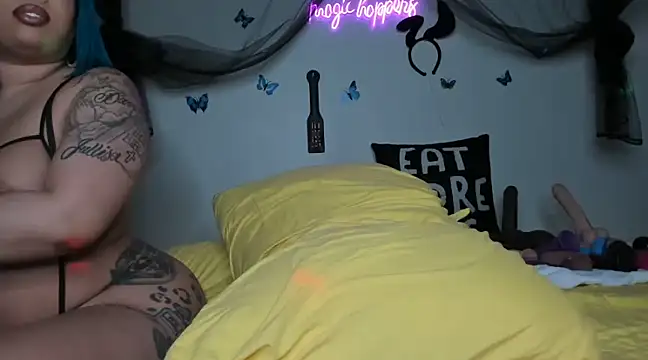 Snapshot of ThickAssRena chatting on 01-30-25, 08:11 ThickAssRena online show from 01-30-25, 08:11