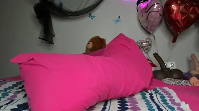 Snapshot of ThickAssRena chatting on 02-15-25, 04:25 ThickAssRena online show from 02-15-25, 04:25