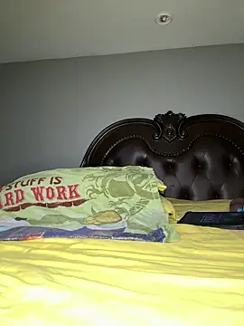 Snapshot of ThickAssRena chatting on 12-23-25, 05:16 ThickAssRena online show from 12-23-25, 05:16