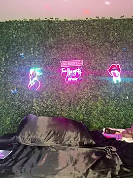 Snapshot of ThickAssRena chatting on 03-12-26, 08:20 ThickAssRena online show from 03-12-26, 08:20