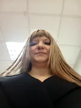 Snapshot of Office_Albertina chatting on 02-28-25, 01:15 Office Albertina online show from 02-28-25, 01:15
