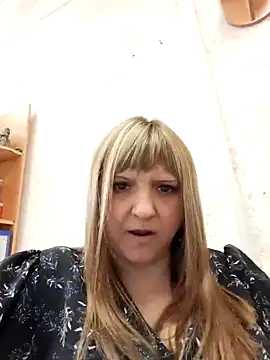 Snapshot of Office_Albertina chatting on 03-04-25, 01:12 Office Albertina online show from 03-04-25, 01:12
