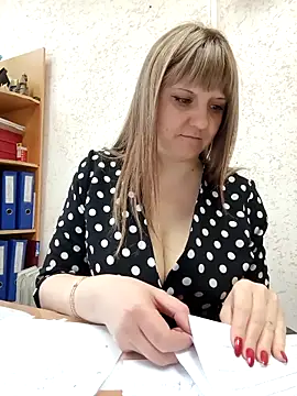 Snapshot of Office_Albertina chatting on 03-18-25, 01:10 Office Albertina online show from 03-18-25, 01:10