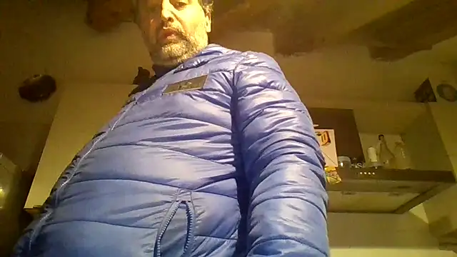 Snapshot of woww791 chatting on 12-19-25, 01:18 woww791 online show from 12-19-25, 01:18