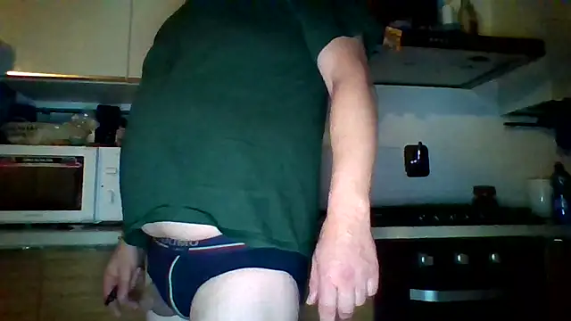 Snapshot of woww791 chatting on 01-18-26, 01:42 woww791 online show from 01-18-26, 01:42