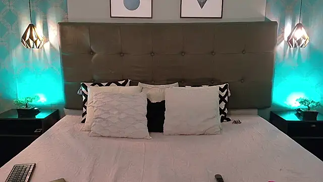 Snapshot of Madisonsmiith chatting on 10-28-25, 08:33 Madisonsmiith online show from 10-28-25, 08:33