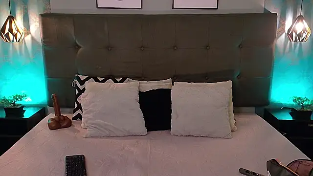 Snapshot of Madisonsmiith chatting on 11-25-25, 10:10 Madisonsmiith online show from 11-25-25, 10:10