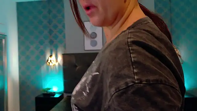 Snapshot of Madisonsmiith chatting on 12-16-25, 09:25 Madisonsmiith online show from 12-16-25, 09:25