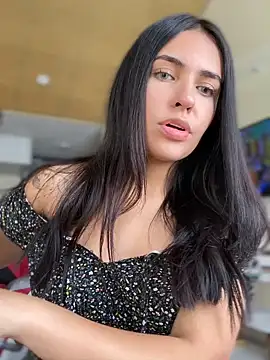 Snapshot of DaphneUwu chatting on 12-05-24, 05:06 DaphneUwu online show from 12-05-24, 05:06