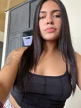 Snapshot of DaphneUwu chatting on 12-06-24, 04:06 DaphneUwu online show from 12-06-24, 04:06