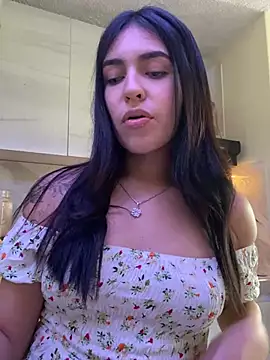 Snapshot of DaphneUwu chatting on 12-10-24, 05:44 DaphneUwu online show from 12-10-24, 05:44