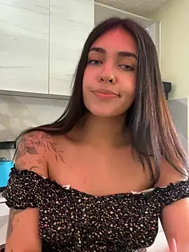 Snapshot of DaphneUwu chatting on 12-12-24, 05:15 DaphneUwu online show from 12-12-24, 05:15