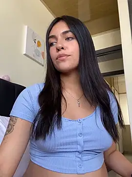 Snapshot of DaphneUwu chatting on 01-19-25, 02:49 DaphneUwu online show from 01-19-25, 02:49