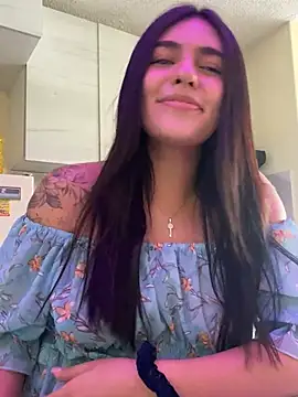 Snapshot of DaphneUwu chatting on 02-08-25, 01:33 DaphneUwu online show from 02-08-25, 01:33