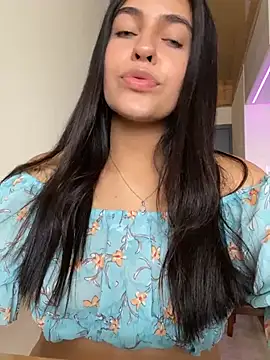 Snapshot of DaphneUwu chatting on 02-15-25, 02:22 DaphneUwu online show from 02-15-25, 02:22