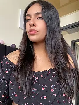 Snapshot of DaphneUwu chatting on 02-16-25, 07:05 DaphneUwu online show from 02-16-25, 07:05