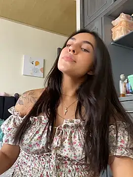 Snapshot of DaphneUwu chatting on 02-19-25, 05:16 DaphneUwu online show from 02-19-25, 05:16