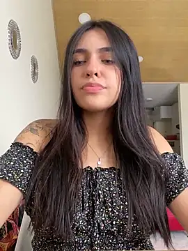 Snapshot of DaphneUwu chatting on 03-13-25, 02:55 DaphneUwu online show from 03-13-25, 02:55