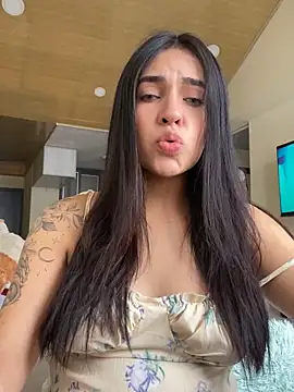 Snapshot of DaphneUwu chatting on 03-15-25, 03:16 DaphneUwu online show from 03-15-25, 03:16