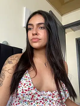 Snapshot of DaphneUwu chatting on 03-22-25, 08:04 DaphneUwu online show from 03-22-25, 08:04