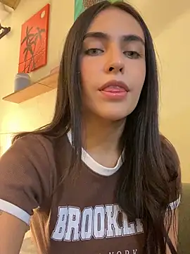 Snapshot of DaphneUwu chatting on 10-15-25, 12:55 DaphneUwu online show from 10-15-25, 12:55