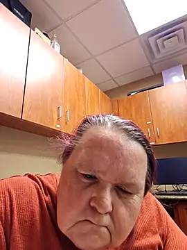 Hornybbw1978 online show from 04-18-26, 05:44