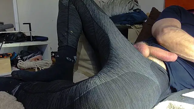 Snapshot of mike30nbg chatting on 01-12-26, 09:31 mike30nbg online show from 01-12-26, 09:31