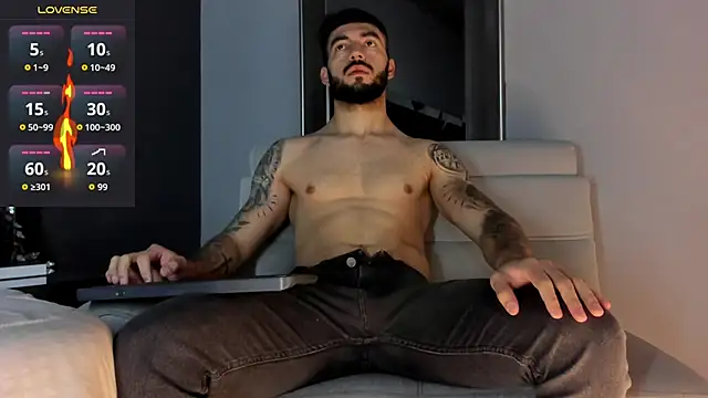 Snapshot of MarkWalker__ chatting on 12-21-25, 10:22 MarkWalker online show from 12-21-25, 10:22