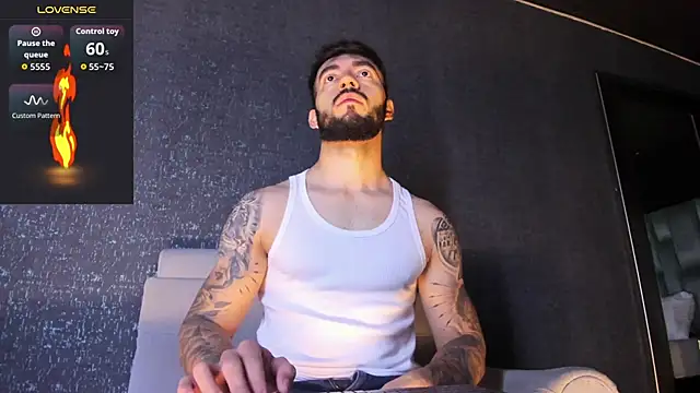 Snapshot of MarkWalker__ chatting on 12-22-25, 10:01 MarkWalker online show from 12-22-25, 10:01