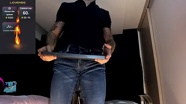 Snapshot of MarkWalker__ chatting on 01-05-26, 05:27 MarkWalker online show from 01-05-26, 05:27