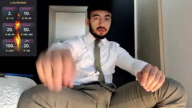 Snapshot of MarkWalker__ chatting on 03-12-26, 10:21 MarkWalker online show from 03-12-26, 10:21