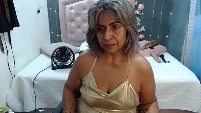 Snapshot of lalisha_96 chatting on 02-15-25, 06:44 lalisha 96 online show from 02-15-25, 06:44