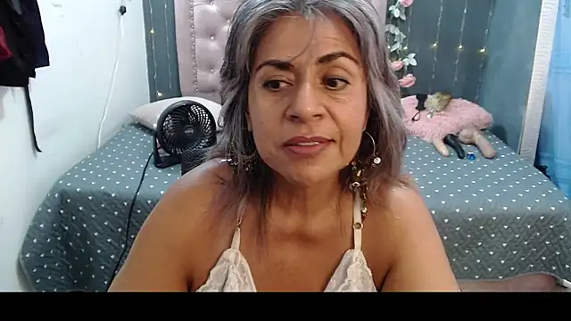 Snapshot of lalisha_96 chatting on 03-08-25, 03:17 lalisha 96 online show from 03-08-25, 03:17