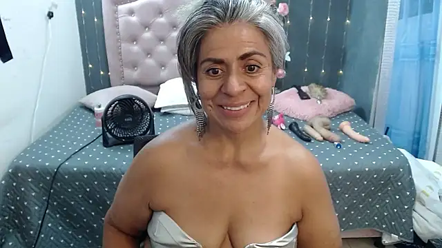 Snapshot of lalisha_96 chatting on 03-19-25, 11:03 lalisha 96 online show from 03-19-25, 11:03