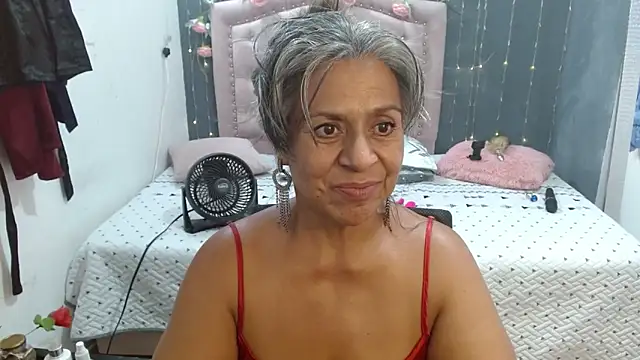 Snapshot of lalisha_96 chatting on 10-22-25, 11:48 lalisha 96 online show from 10-22-25, 11:48
