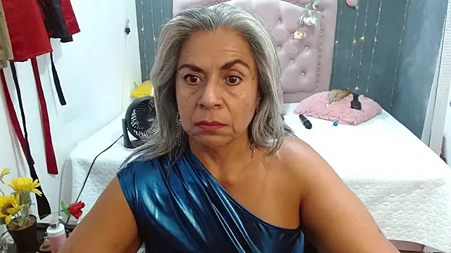 Snapshot of lalisha_96 chatting on 05-15-26, 01:01 lalisha 96 online show from 05-15-26, 01:01