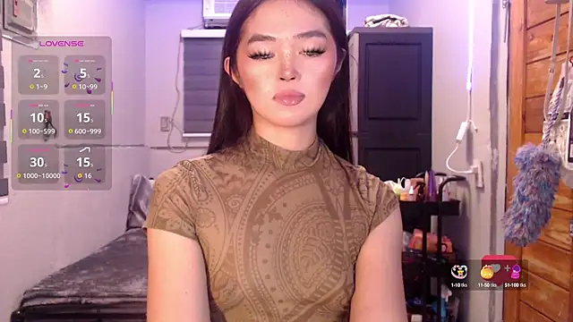 Itsme claire online show from 10-14-25, 03:18